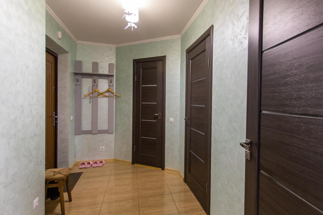 Подобово В Центрі Поряд Жд Ternópil Exterior foto